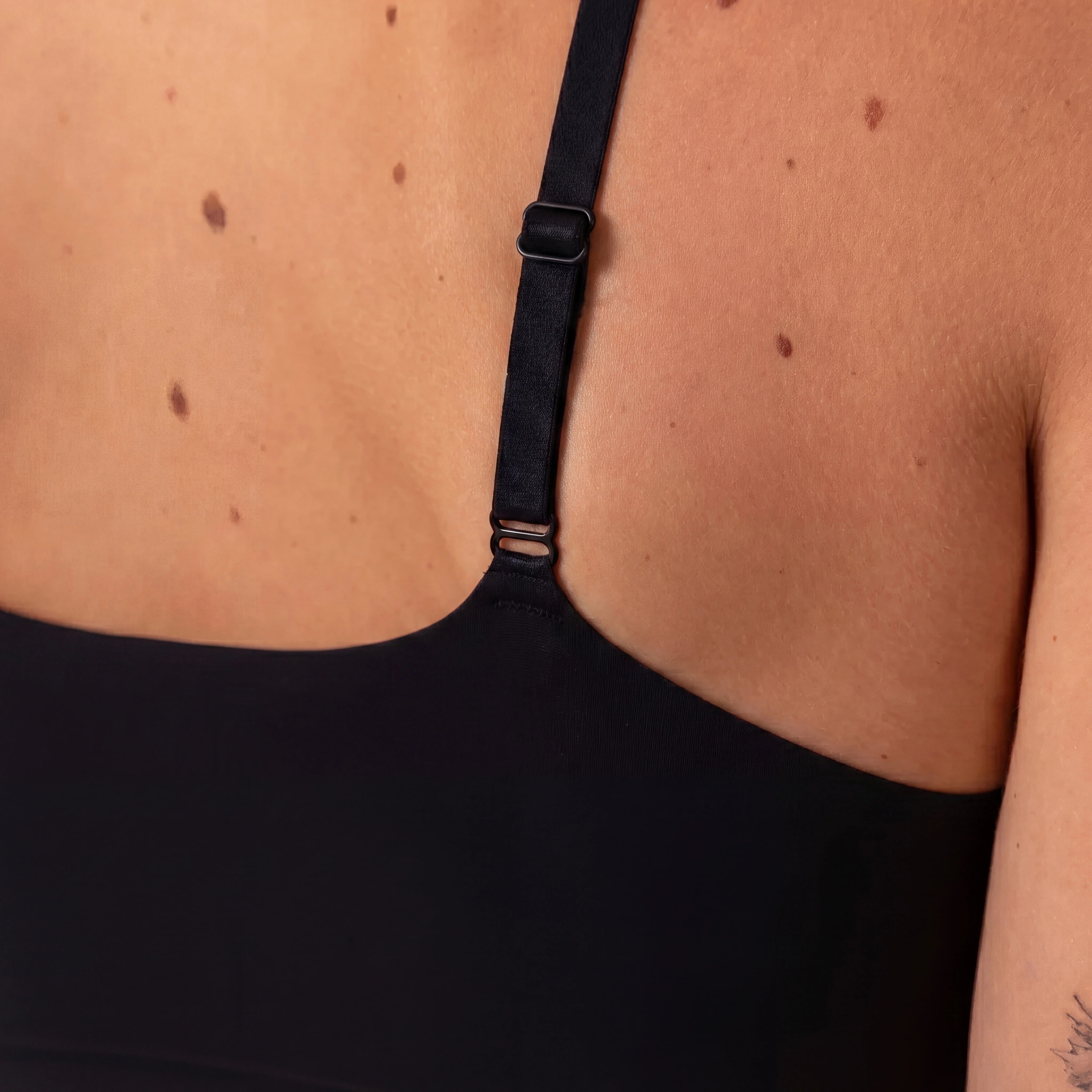 snocks-microfiber-seamless-bralette-schwarz-soft-bh-ohne-b-gel image 6