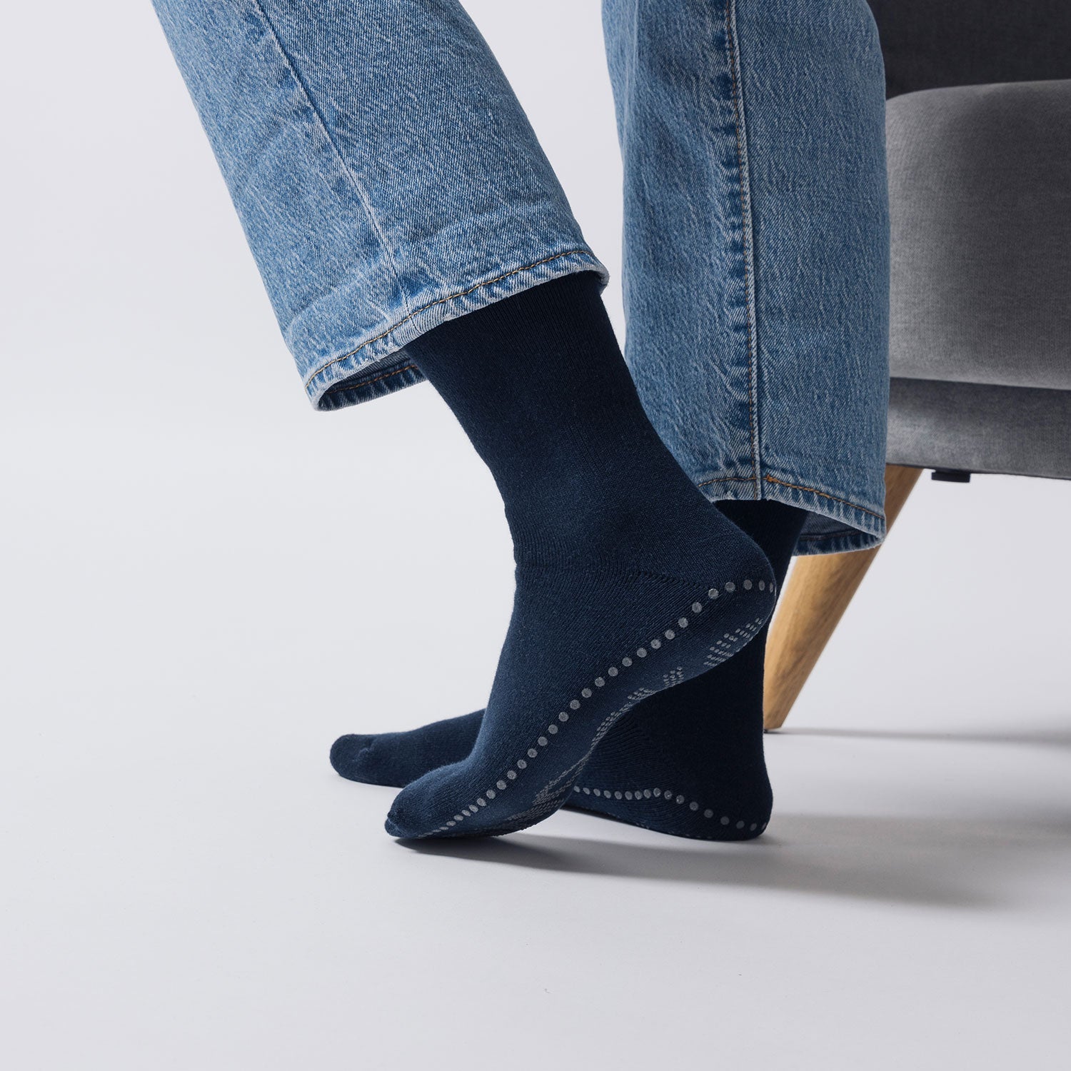 snocks-anti-rutsch-socken-lang-grau-unisex image 3