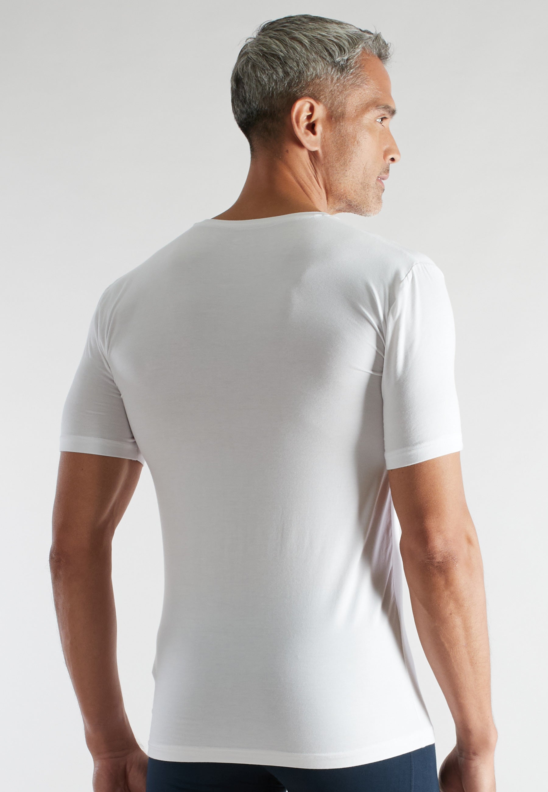 ceceba-herren-shirt-wei-uni-rundhals-aus-bambus-viskose image 3