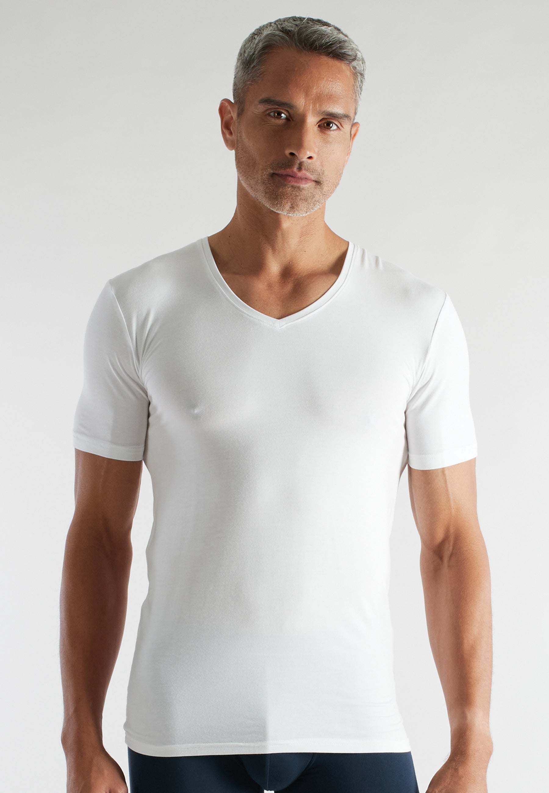 ceceba-herren-shirt-wei-uni-v-ausschnitt-bambus-viskose image 2