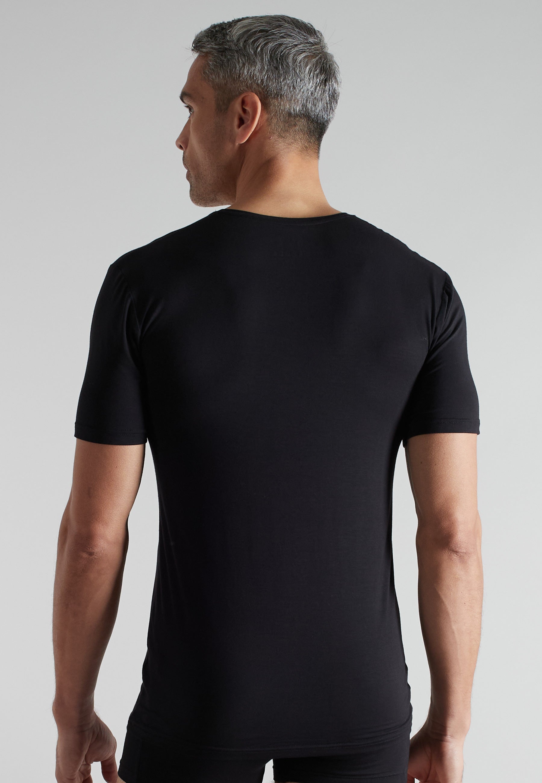 ceceba-herren-shirt-schwarz-uni-v-ausschnitt-bambus-elasthan image 3