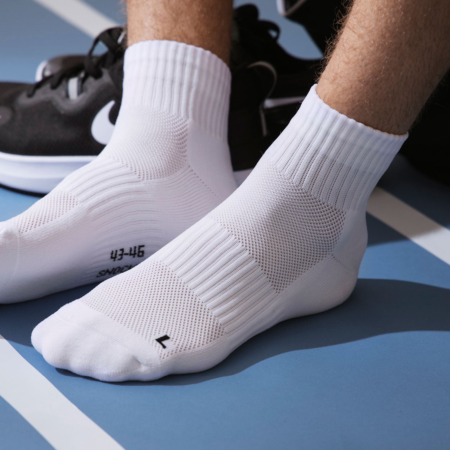 snocks-mittelhohe-laufsocken-grau-unisex image 2