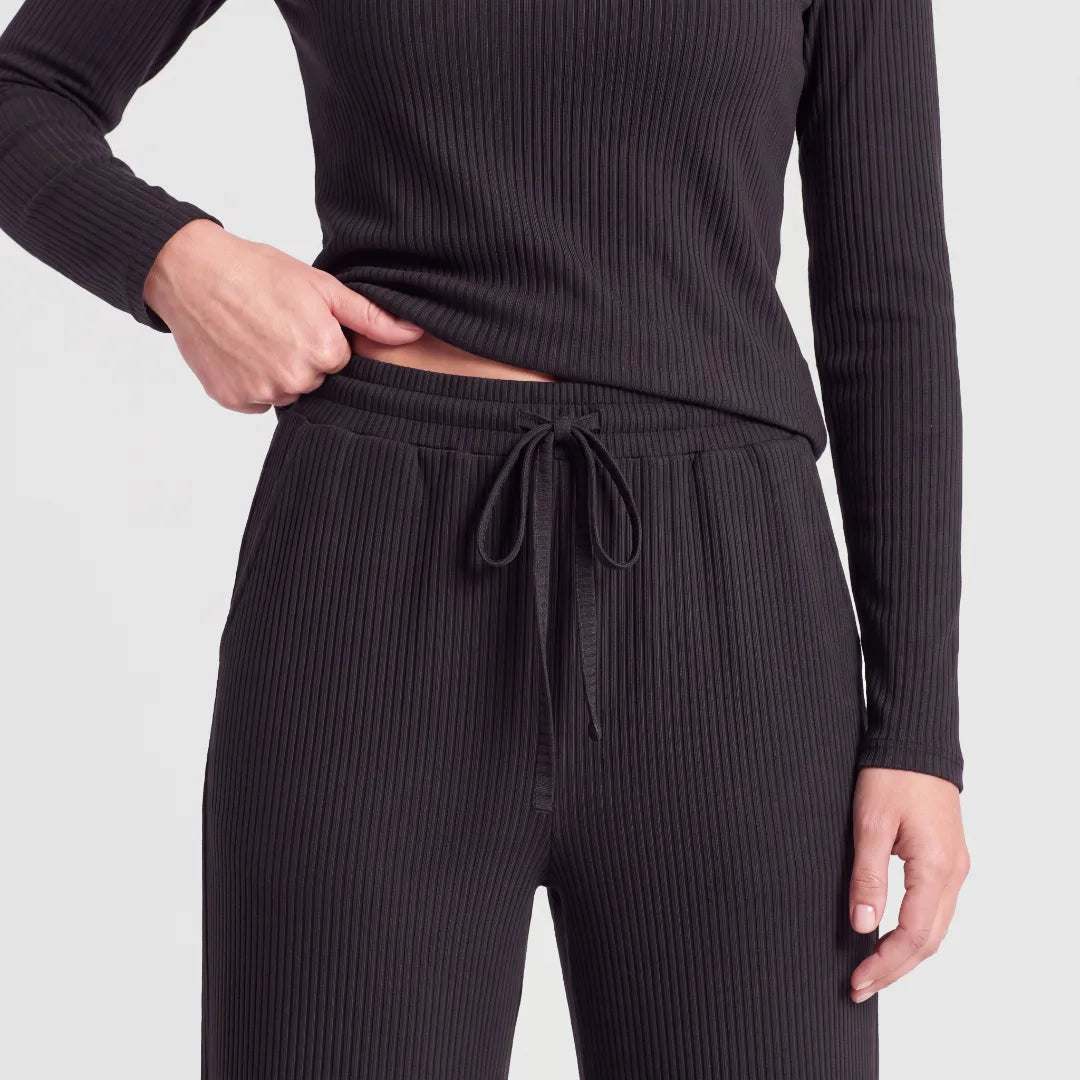 snocks-loungehose-damen-rippstruktur-schwarz-sweatpants image 5