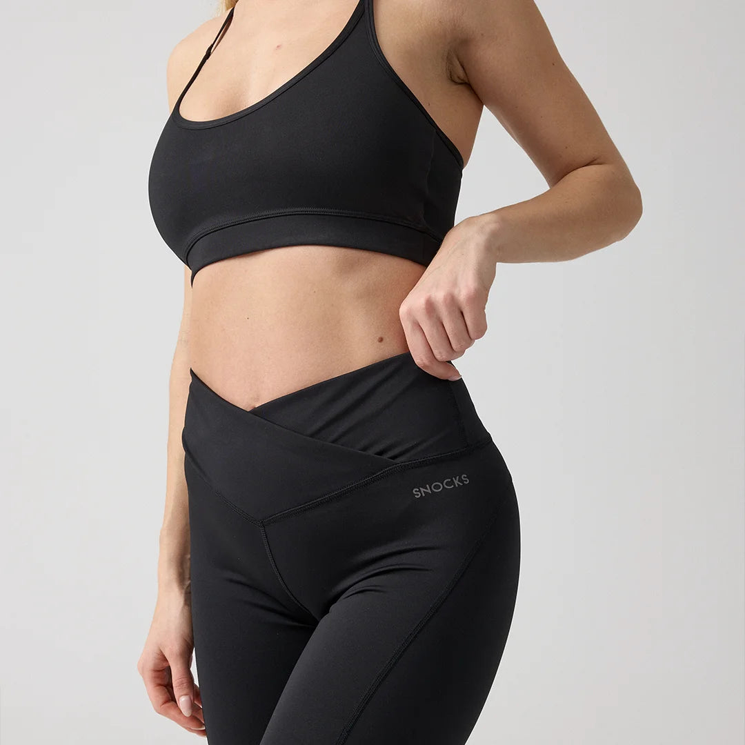 snocks-radlerhose-damen-v-cross-schwarz-leggings-shorts image 3
