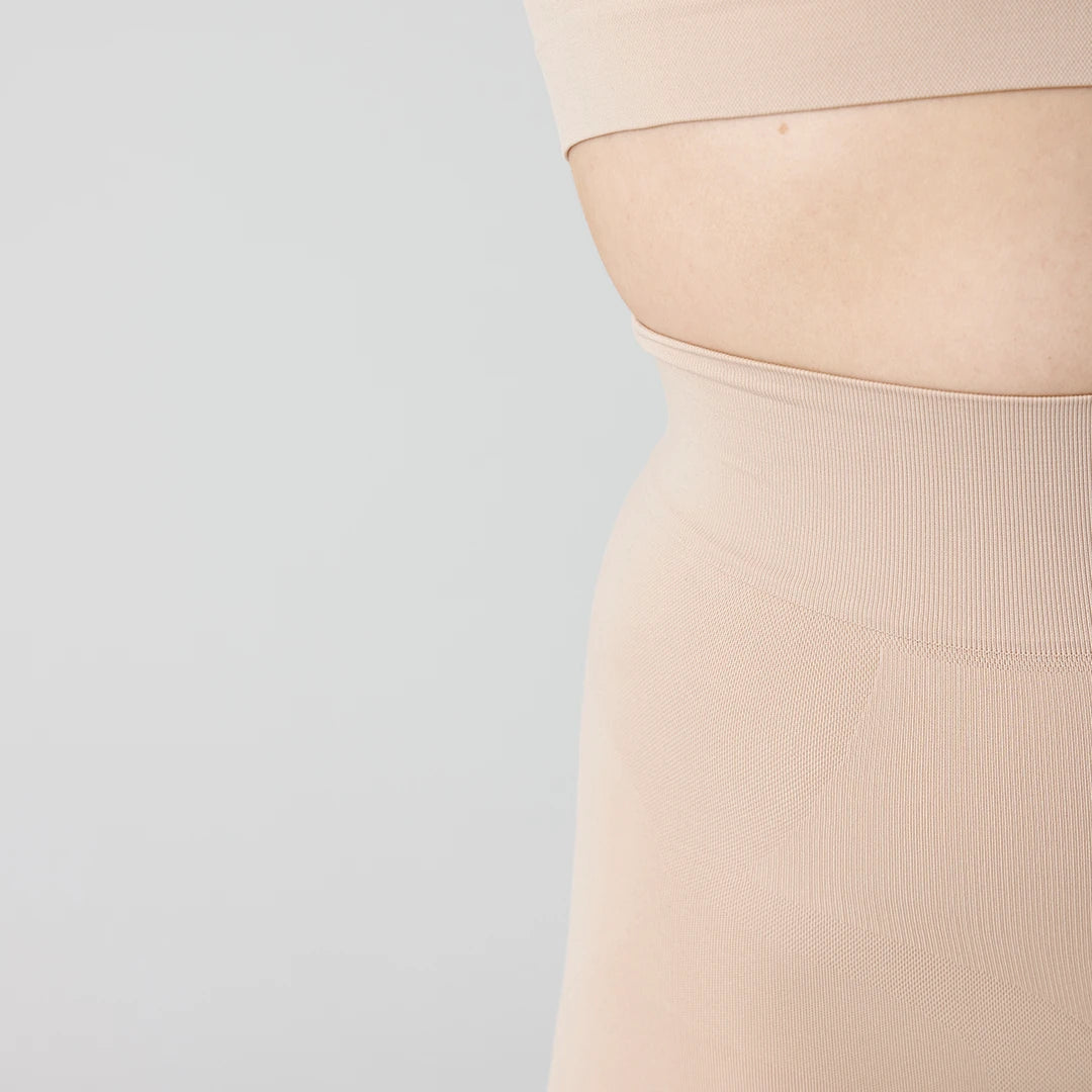 snocks-shaping-shorts-beige-damen-miederhose-mit-mittlerer-kompression image 4