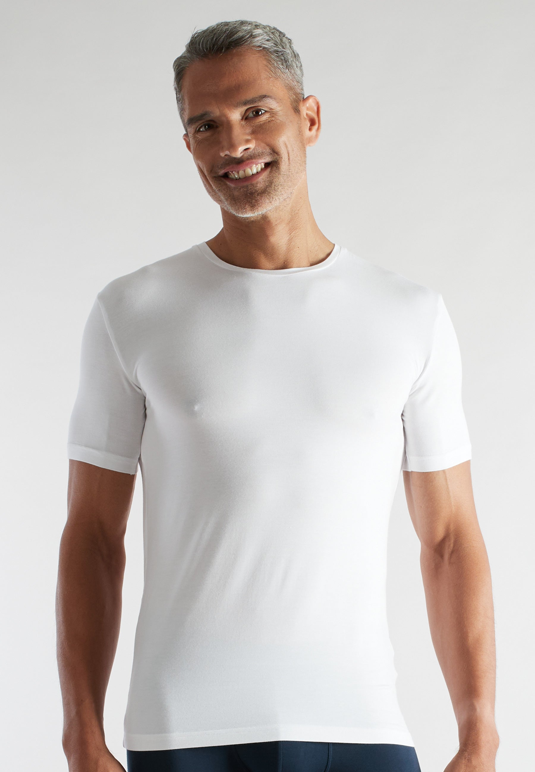 ceceba-herren-shirt-wei-uni-rundhals-aus-bambus-viskose image 2