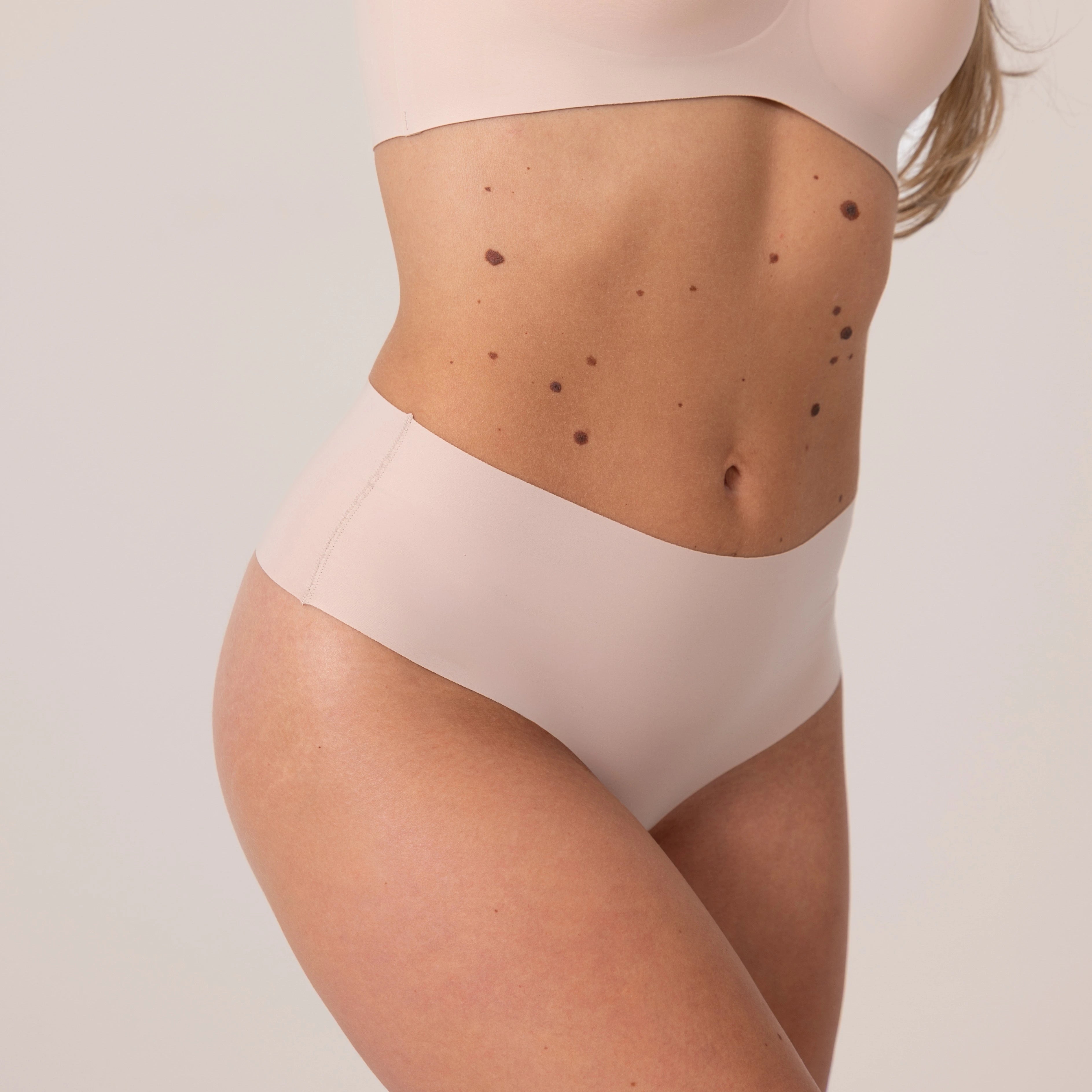 snocks-microfiber-high-waist-seamless-tanga-beige image 2