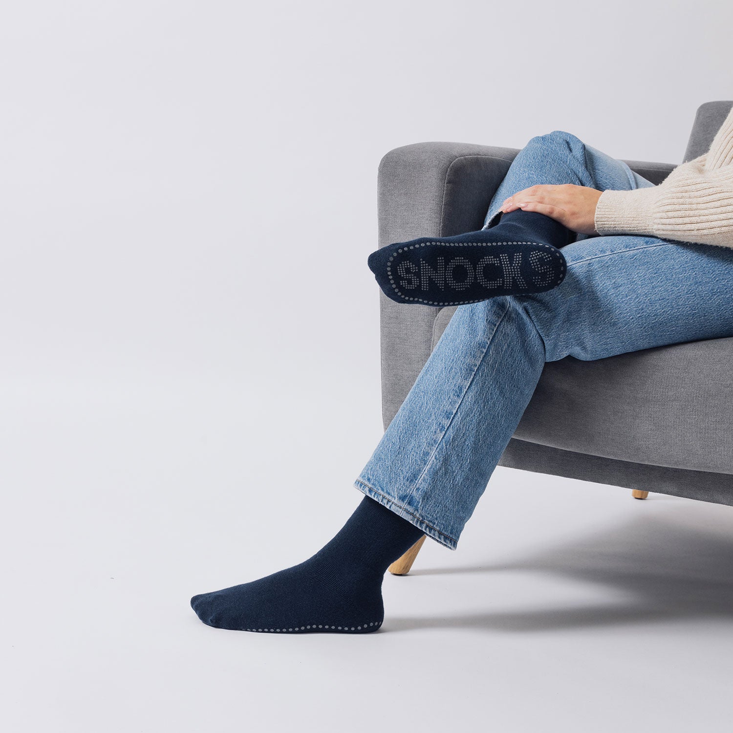 snocks-anti-rutsch-socken-lang-grau-unisex image 4