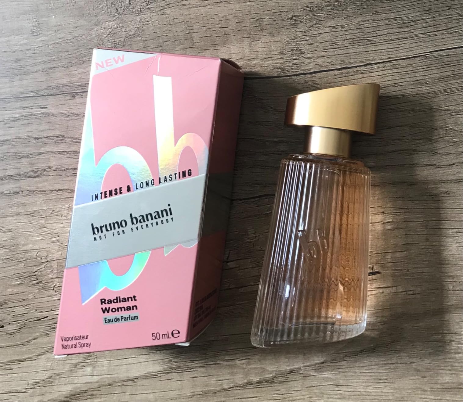Strahlend und feminin