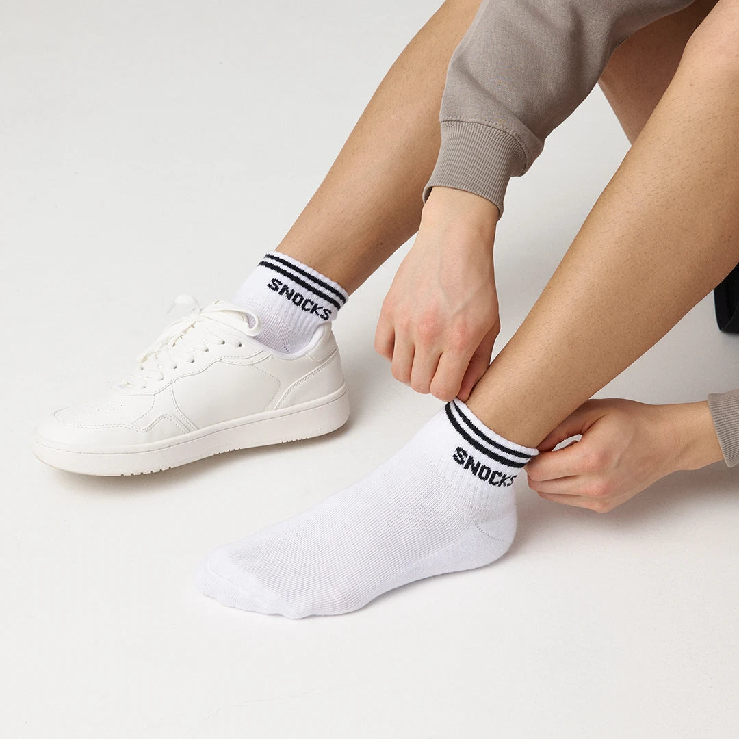 snocks-retro-sneaker-socken-wei-kn-chelhoch-unisex image 5