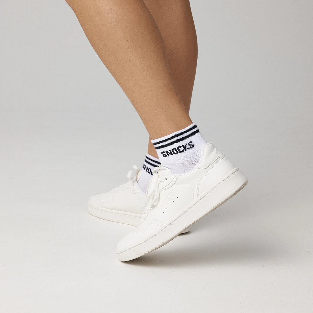 snocks-retro-sneaker-socken-schwarz-wei-streifen-kn-chelhoch-unisex image 2