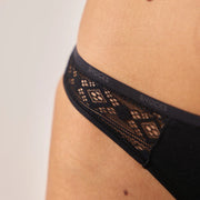snocks-logo-love-tanga-damen-schwarz-mit-spitze image 4