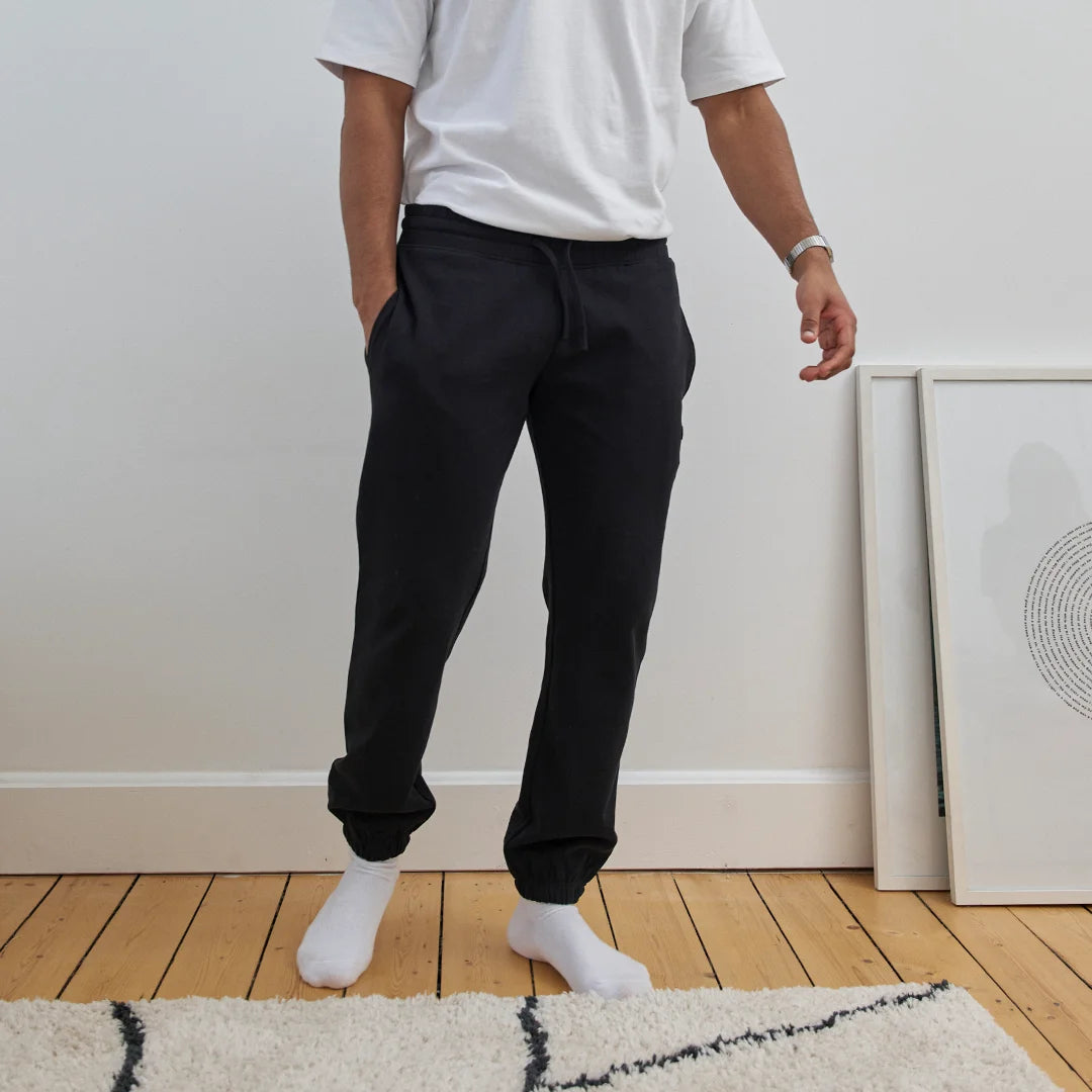 snocks-sweatpants-loose-fit-herren-schwarz-bio-baumwolle image 2